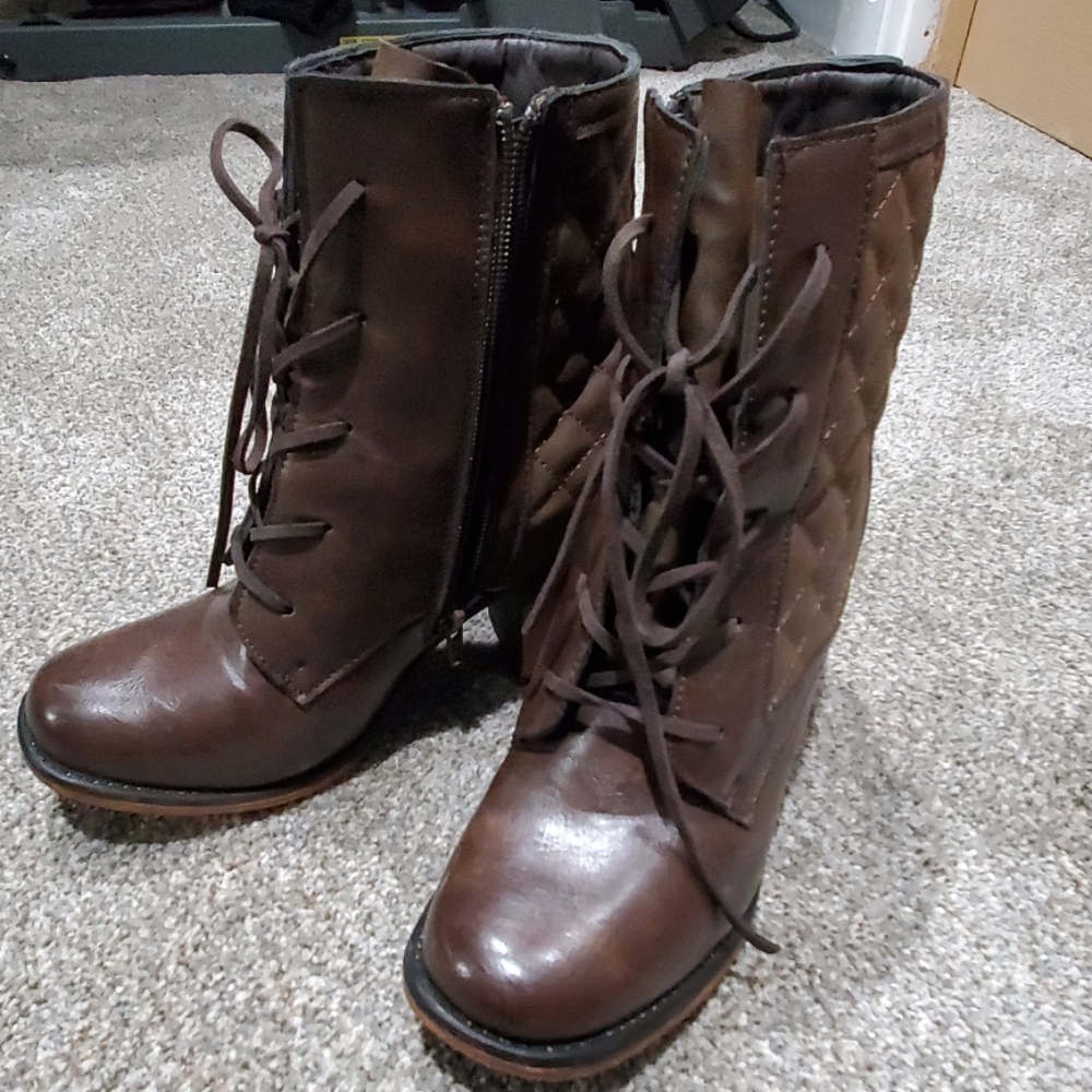 Women Boots - Picture 4 of 4